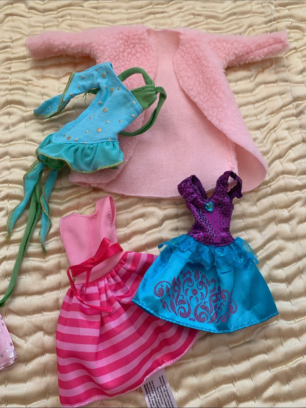 Barbie clothes - Picture 3 of 3